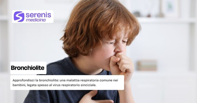 Alt: Bronchiolite nei bambini, bambino che tossisce