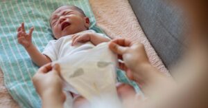 Rimedi per la cacca verde nel neonato